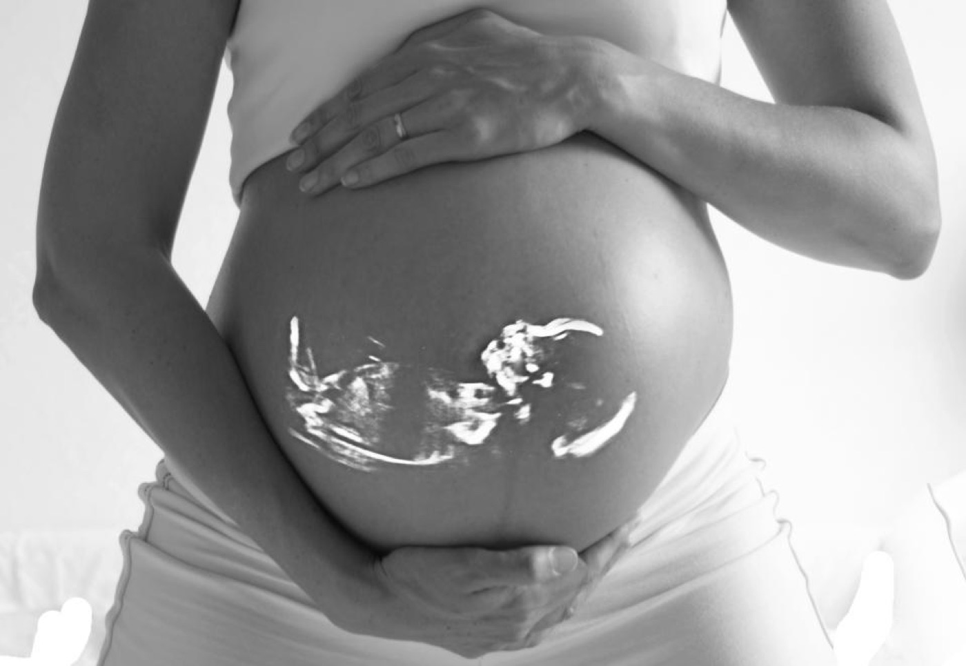 Prenatal massage for an expecting mother